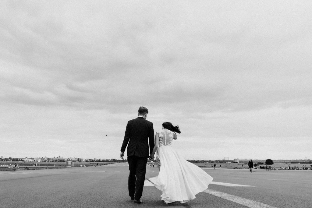 Tempelhofer Feld Hochzeitsfotos Berlin