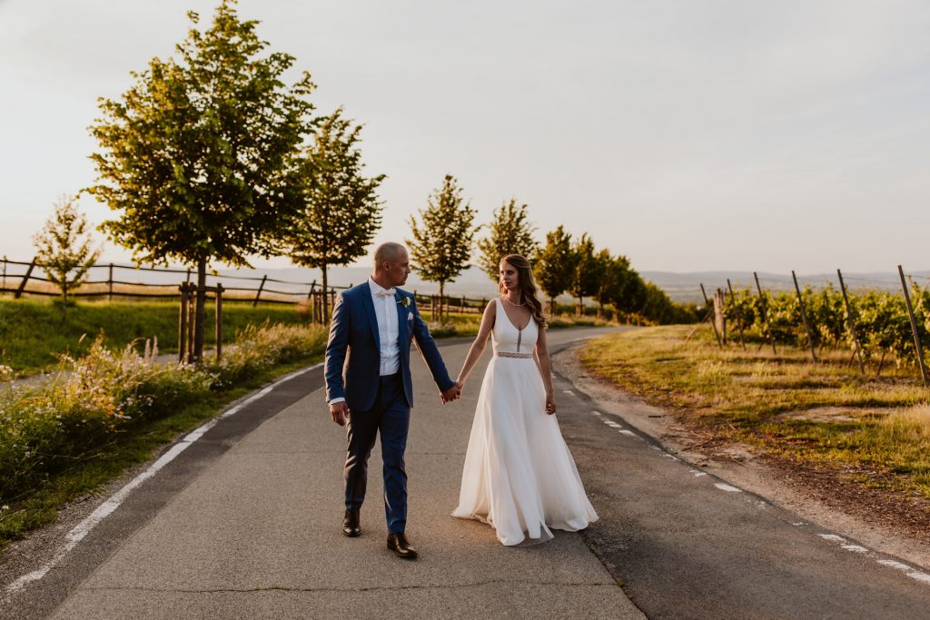 Weinberge Hofgut Laubenheimer Höhe Paarfotos Brautpaar Hochzeit Mainz