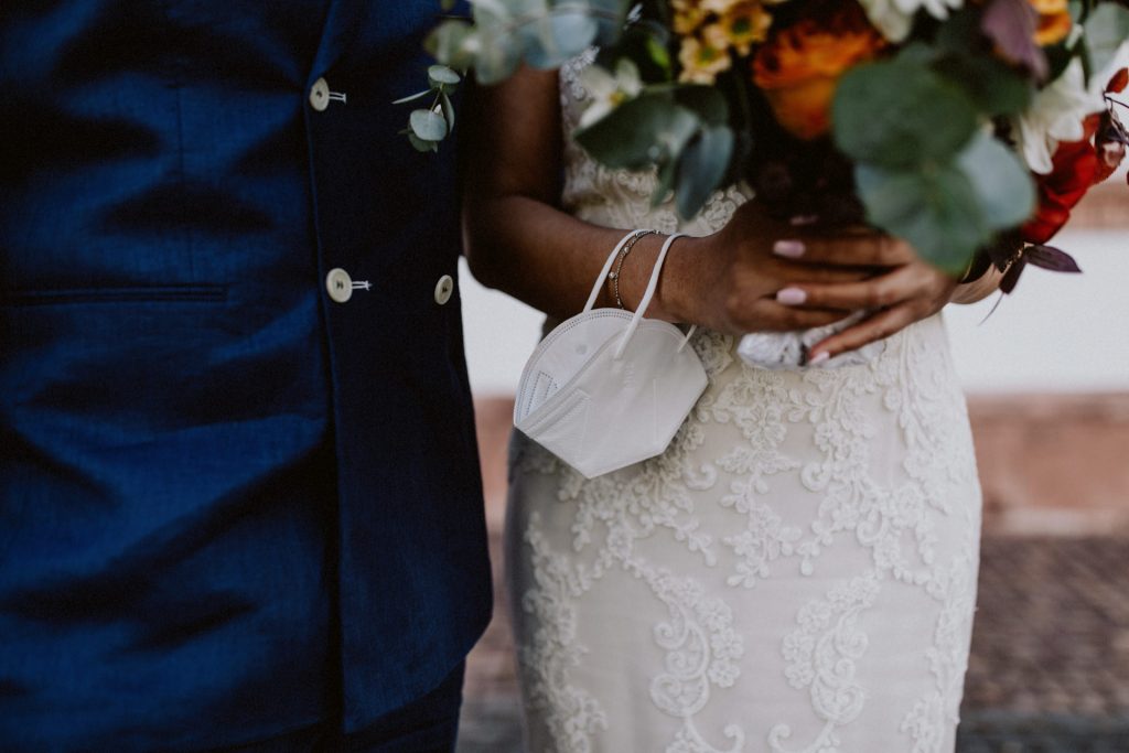 Corona Hochzeit Maske Handgelenk