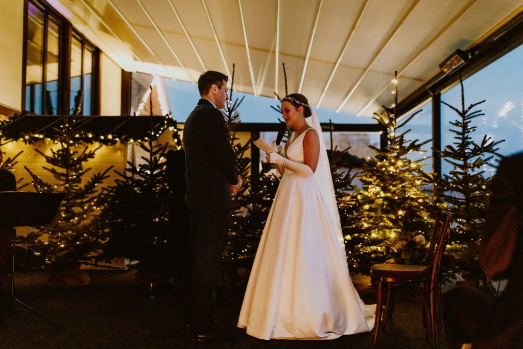 weihnachtliche Winterhochzeit